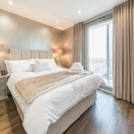 Kew Eye Apartments Brentford London Экстерьер фото